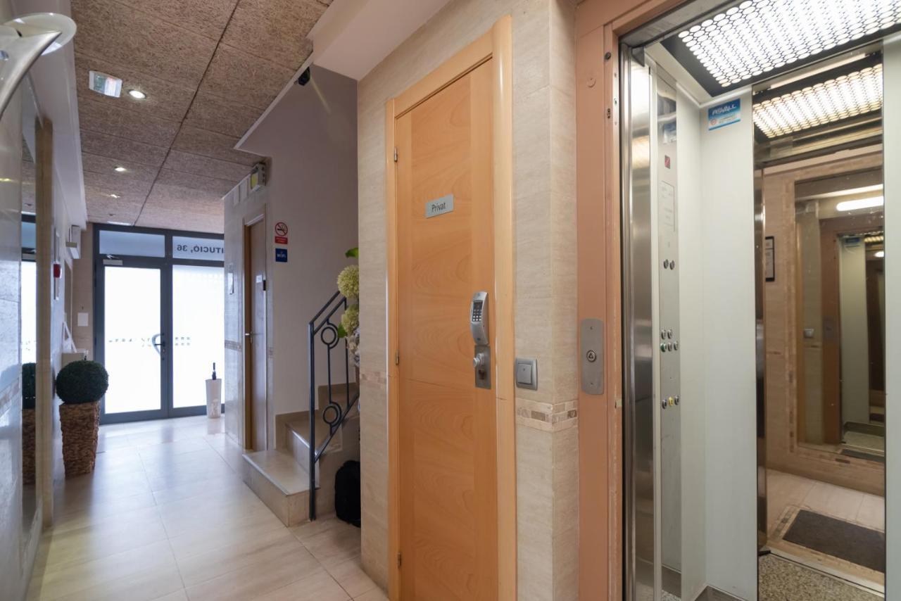 Hostal House Barcelona Exteriör bild